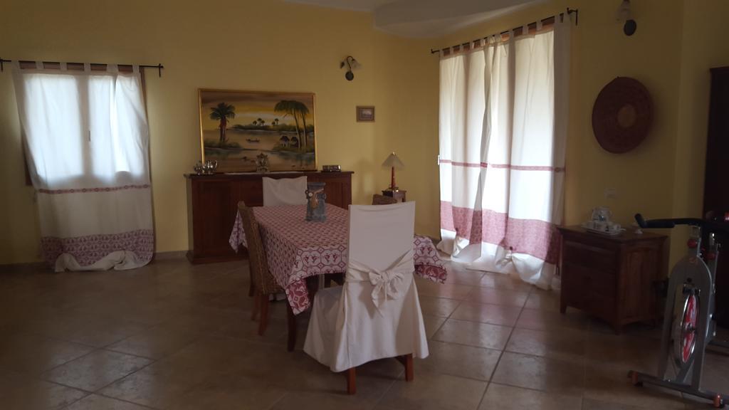 Villa Renzo E Lucia Sant Isidoro  Extérieur photo