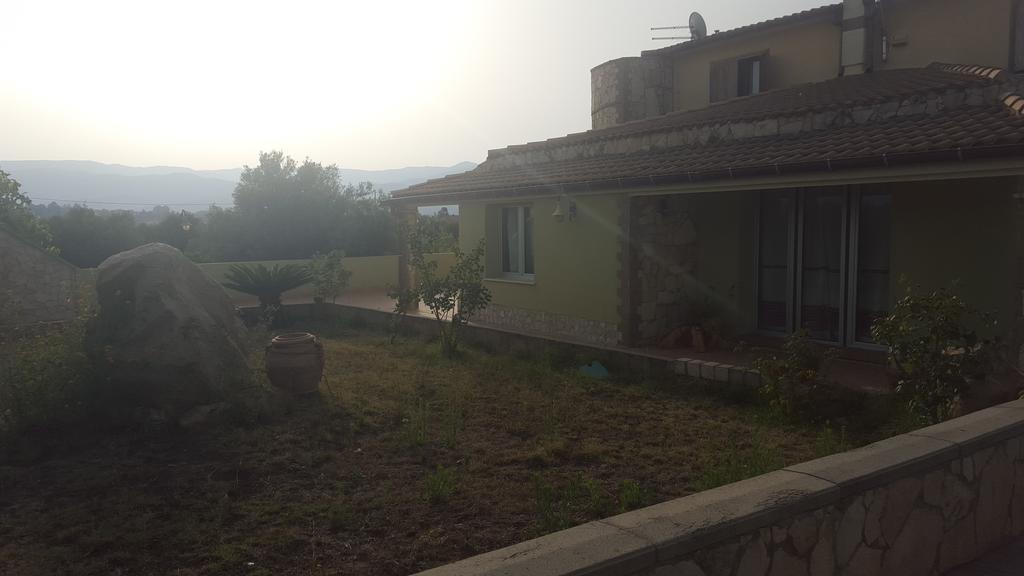 Villa Renzo E Lucia Sant Isidoro  Extérieur photo