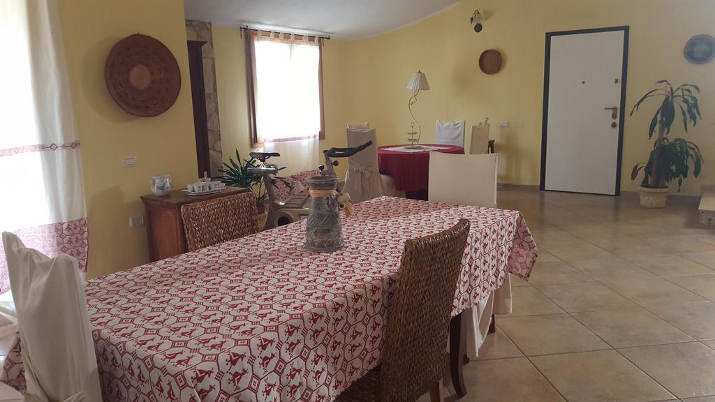 Villa Renzo E Lucia Sant Isidoro  Extérieur photo