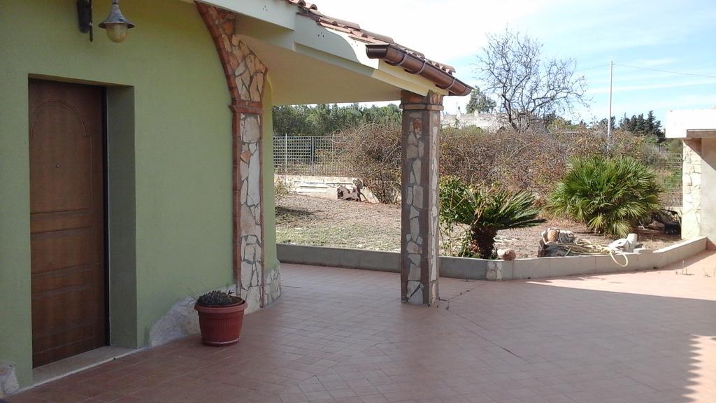 Villa Renzo E Lucia Sant Isidoro  Extérieur photo