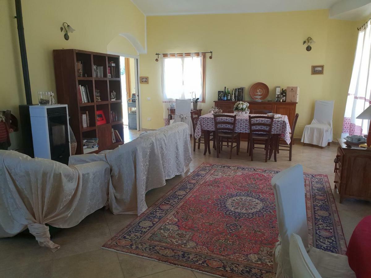 Villa Renzo E Lucia Sant Isidoro  Extérieur photo